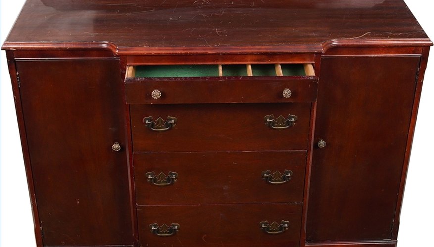 Evaluate Antique Furniture Evaluate Antique Furniture