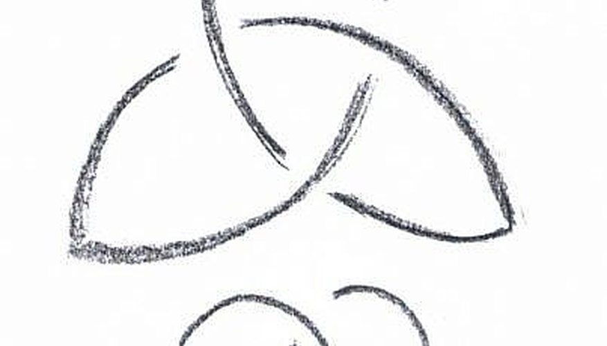 Triangle Knot and Curly Swash by Calligraphic Cross and Skip Method Triangle Knot and Curly Swash by Calligraphic Cross and Skip Method