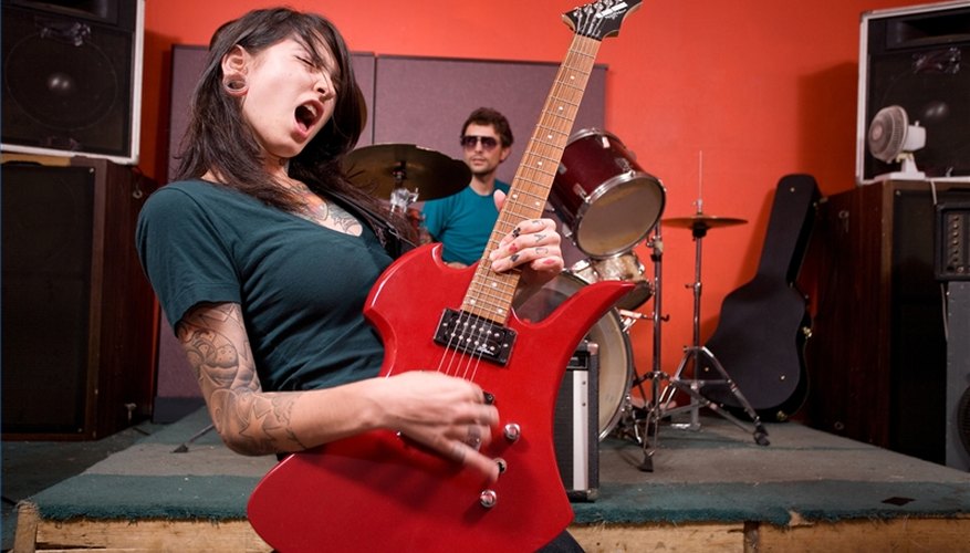 Clean an Electric Guitar Clean an Electric Guitar