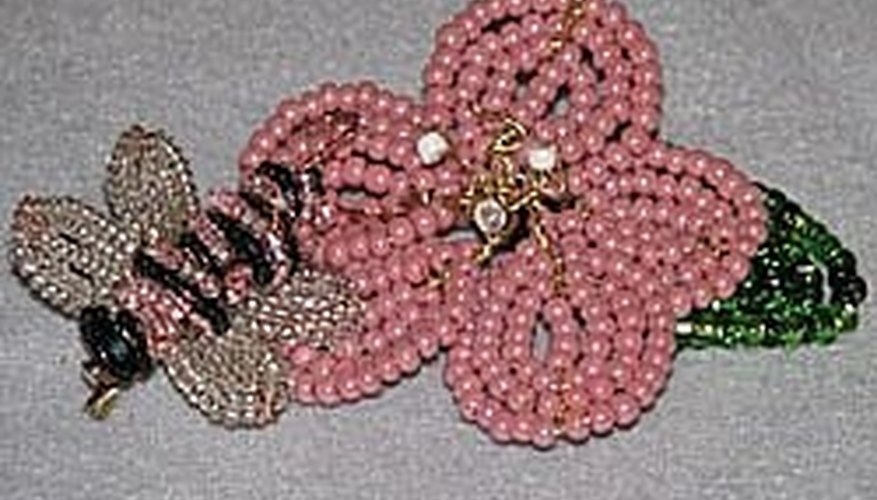 The flower and the bumblebee's wings are both made using the same technique. The flower and the bumblebee's wings are both made using the same technique.
