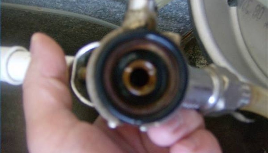 The bottom of coupler connects to the keg. The bottom of coupler connects to the keg.