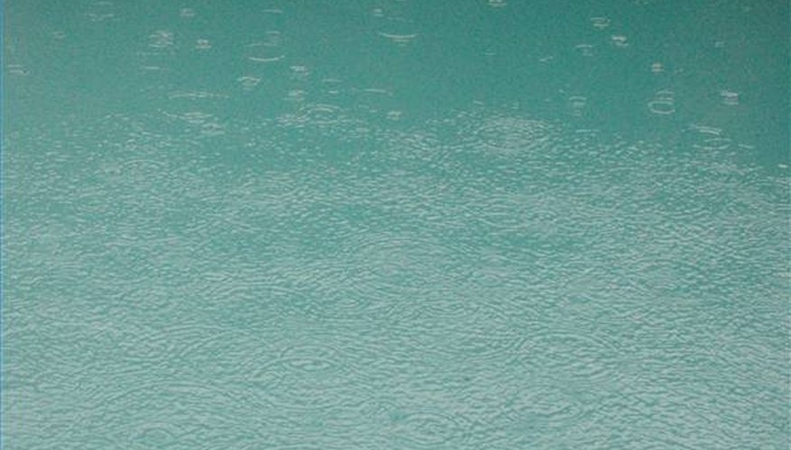 Clean Green Algae From a Swimming Pool Clean Green Algae From a Swimming Pool