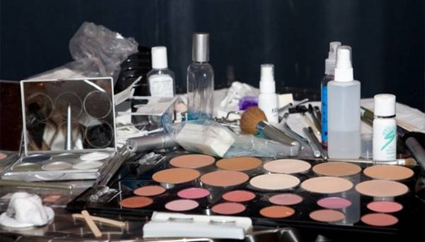 Do Stage Makeup on Kids Do Stage Makeup on Kids