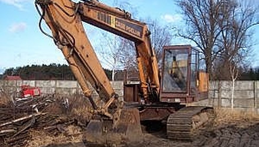 Dig the hole for the pool. Dig the hole for the pool.