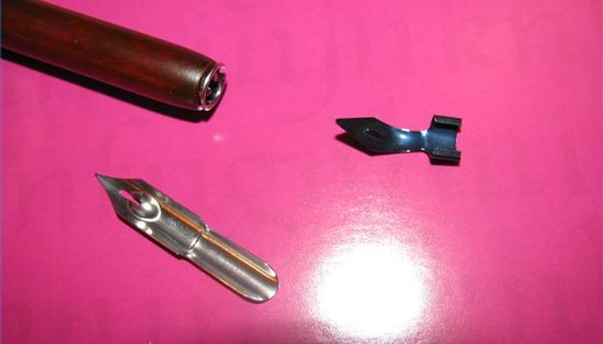 Pen Holder, Italic Tip and Reservoir Pen Holder, Italic Tip and Reservoir