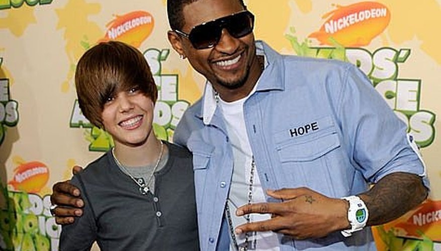 Sing like Justin Bieber by practicing vocal control. Sing like Justin Bieber by practicing vocal control.