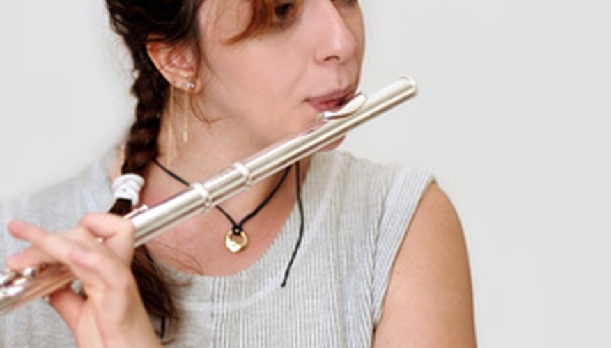 The Western concert flute has an effective range of three octaves or more. The Western concert flute has an effective range of three octaves or more.
