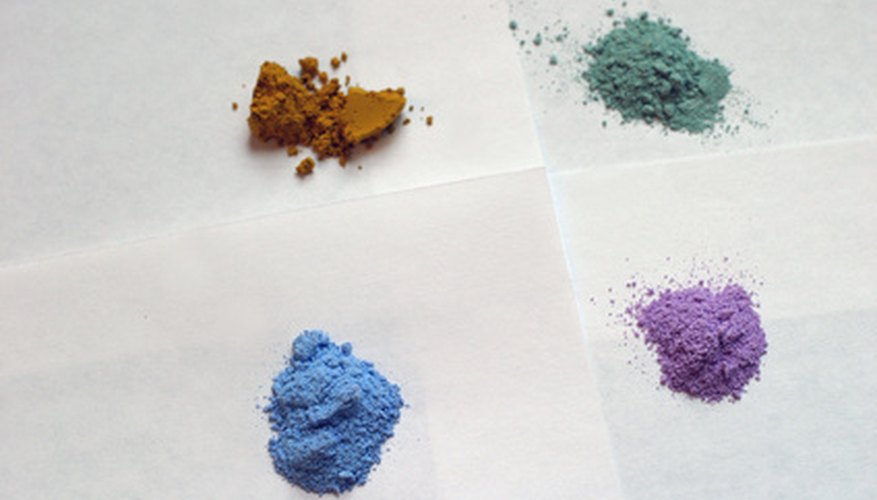 Learn how to make transfer paper with pigment and turpentine. Learn how to make transfer paper with pigment and turpentine.