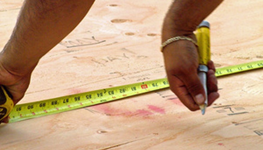 Transform plywood and 2-x-2 boards into a stand for your saw. Transform plywood and 2-x-2 boards into a stand for your saw.