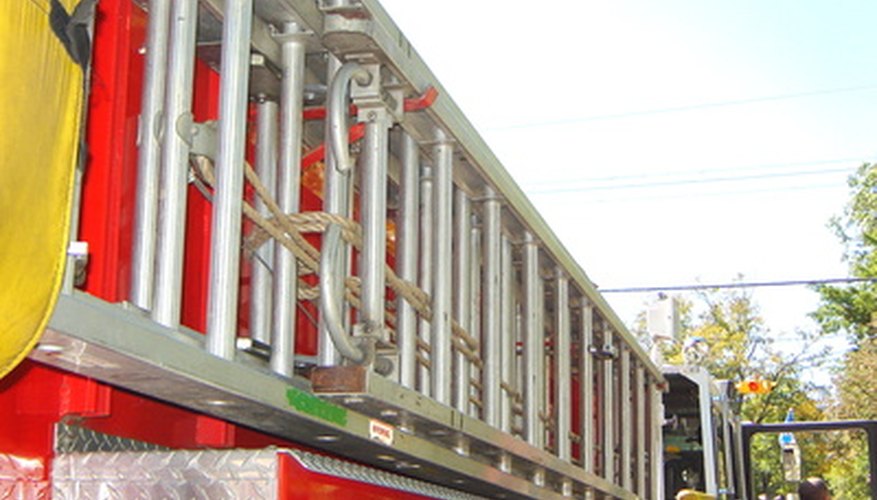Use the shoe box lid to make a long ladder. Use the shoe box lid to make a long ladder.