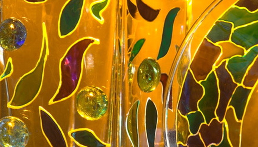 Use proper tools and techniques to ensure successful glass cutting. Use proper tools and techniques to ensure successful glass cutting.
