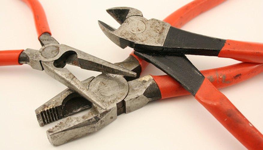 The rubberized plastic coating on pliers can be achieved using tool dip. The rubberized plastic coating on pliers can be achieved using tool dip.