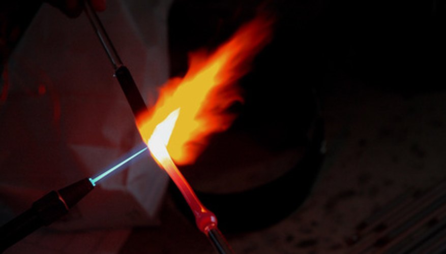 Always use the correct-size torch when soldering. Always use the correct-size torch when soldering.
