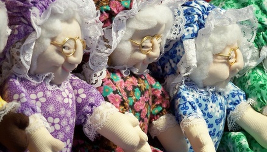 Make a new friend out of scraps of fabric and pantyhose. Make a new friend out of scraps of fabric and pantyhose.