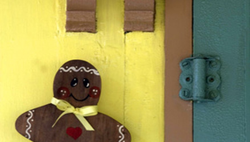 There are many ways to draw gingerbread people. There are many ways to draw gingerbread people.