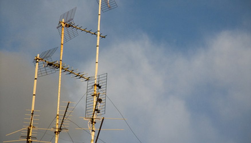Gamma matches help to reduce the common-mode noises from an antenna. Gamma matches help to reduce the common-mode noises from an antenna.