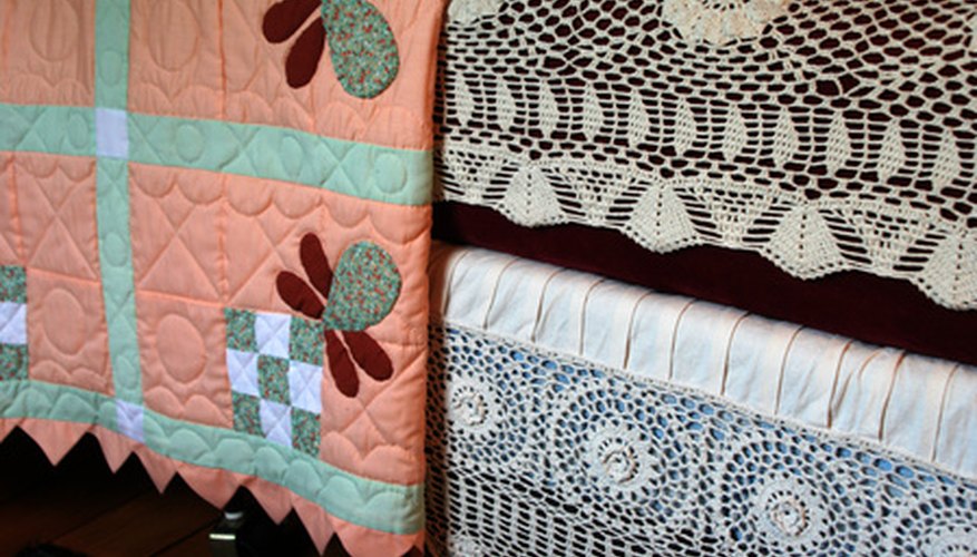 Adding applique to quilts is quick with a sewing machine. Adding applique to quilts is quick with a sewing machine.