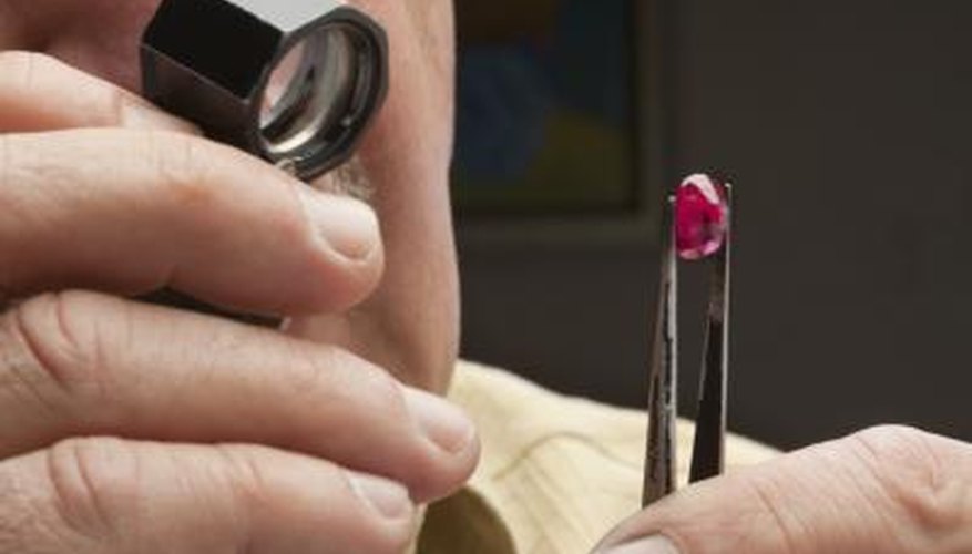 Examine the clarity of the stone. Examine the clarity of the stone.