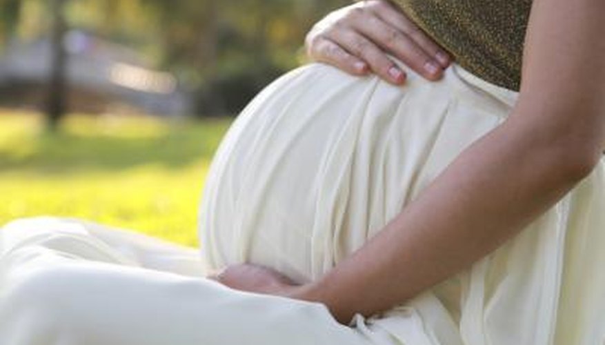 Pregnant woman and horizontal Pregnant woman and horizontal