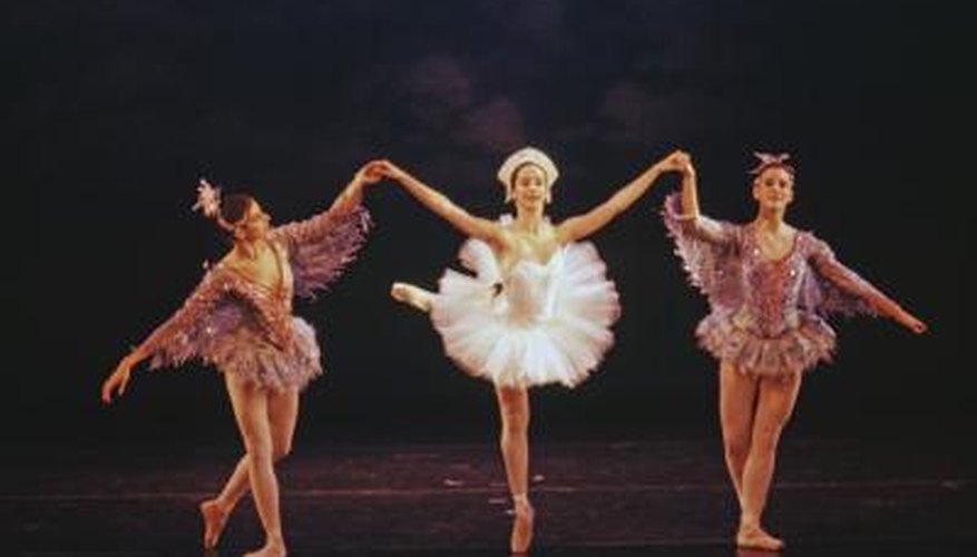 Clear view of ballerinas on stage. Clear view of ballerinas on stage.