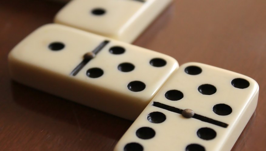 How Many Dominoes are in a Set? | Our Pastimes
