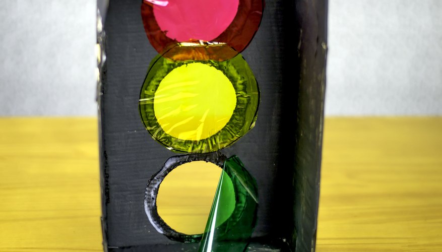 How to Build a Traffic Light Science Project Sciencing