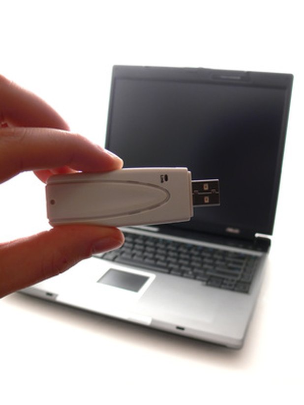 Un ejemplo de un adaptador USB de red inalámbrica.