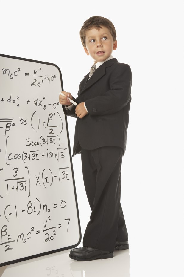 Una raíz cuadrada es una función matemática inversa de elevar al cuadrado.