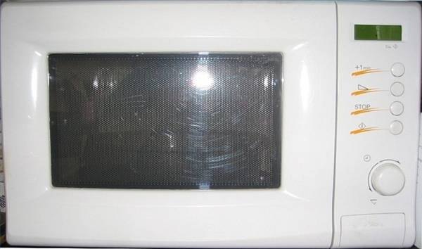 how a microwave works Occasionally it is a treat to remind ourselves how remarkable some of our most common gadgets are a typical microwave oven ramps up the electricity from a 120-volt wall outlet to an incredible . how a microwave works Occasionally it is a treat to remind ourselves how remarkable some of our most common gadgets are a typical microwave oven ramps up the electricity from a 120-volt wall outlet to an incredible .