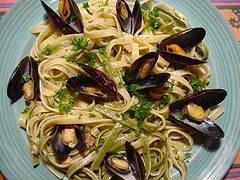 Clams & Mussels Over Pasta, flaurella, 07/06, Flickrcommons