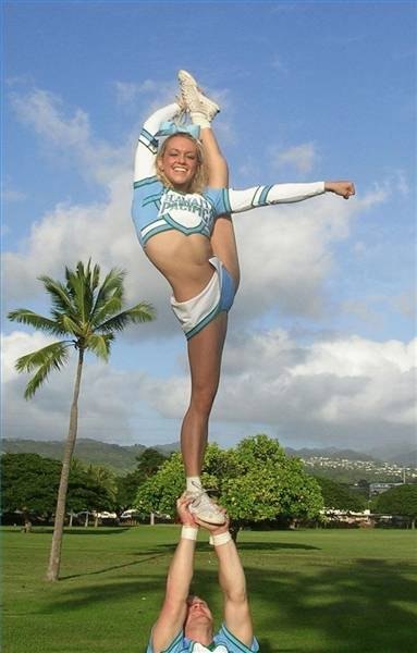 Bow and arrow by Hawaii Pacific University Cheerleaders. Bow and arrow by Hawaii Pacific University Cheerleaders.