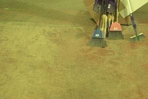 An application of a yellow mottled stain product