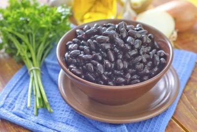 Small bowl of black beans.