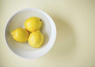 Drop fleas into a bowl of lemon juice to kill them.