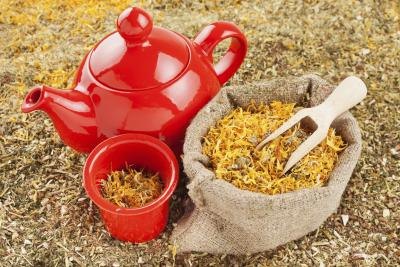 Loose leaf tea and a tea pot are good basket-stuffers.