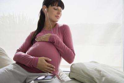 There are many warnings about the risks to the fetus of pregnant women drinking alcohol and the effects of alcohol on the women's thyroid is one more.