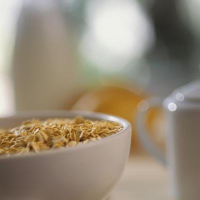 A bowl of oatmeal cereal.