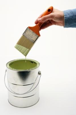 Green paint is a great way to bring the feeling of nature into a home office.