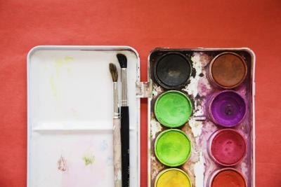 Gum arabic is used as a binder in watercolor paint.