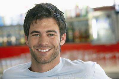 Everyone loves the look of white teeth. Everyone loves the look of white teeth.