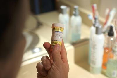 When you develop a kidney infection, it is important to start a course of antibiotics as soon as possible to cure the infection and stop it from spreading.