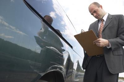 Underwriting assistants help draw the paperwork for auto insurance. Underwriting assistants help draw the paperwork for auto insurance.