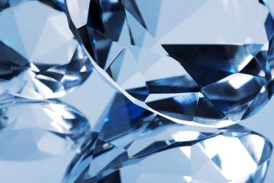 There are several gemstones that are always blue or contain blue shades. There are several gemstones that are always blue or contain blue shades.