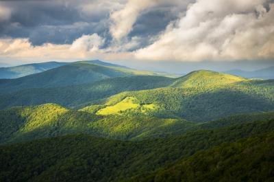 the Appalachian Mountains are a natural western boundary
