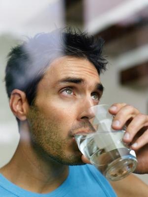 Drinking water while fasting