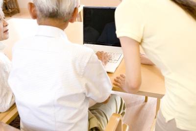 Medical support assistants need to have good communication skills.