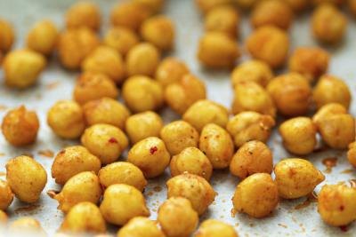 Roasted chickpeas with spices.
