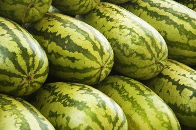 Consume watermelon, lettuce, cucumbers and berries to lose water weight.