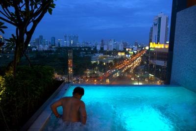 Jacuzzi at night