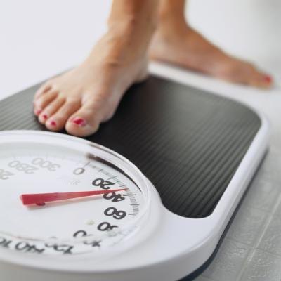 Knowing what your ideal weight is, and attaining and maintaining that weight with proper diet and exercise, can be the key to a long, healthy life. Knowing what your ideal weight is, and attaining and maintaining that weight with proper diet and exercise, can be the key to a long, healthy life.
